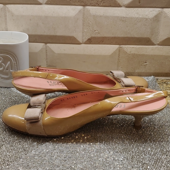 SOLD!! FERRAGAMO Kitten Heel Sling - Size 8 1/2 - Picture 3 of 9